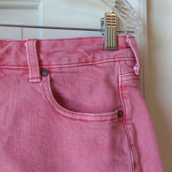 American Eagle Stretch Raw Hem Pink Denim Shorts sz 10 - Picture 3 of 9